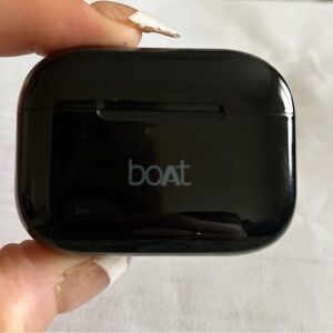 boAt Glossy Black Earbuds Case